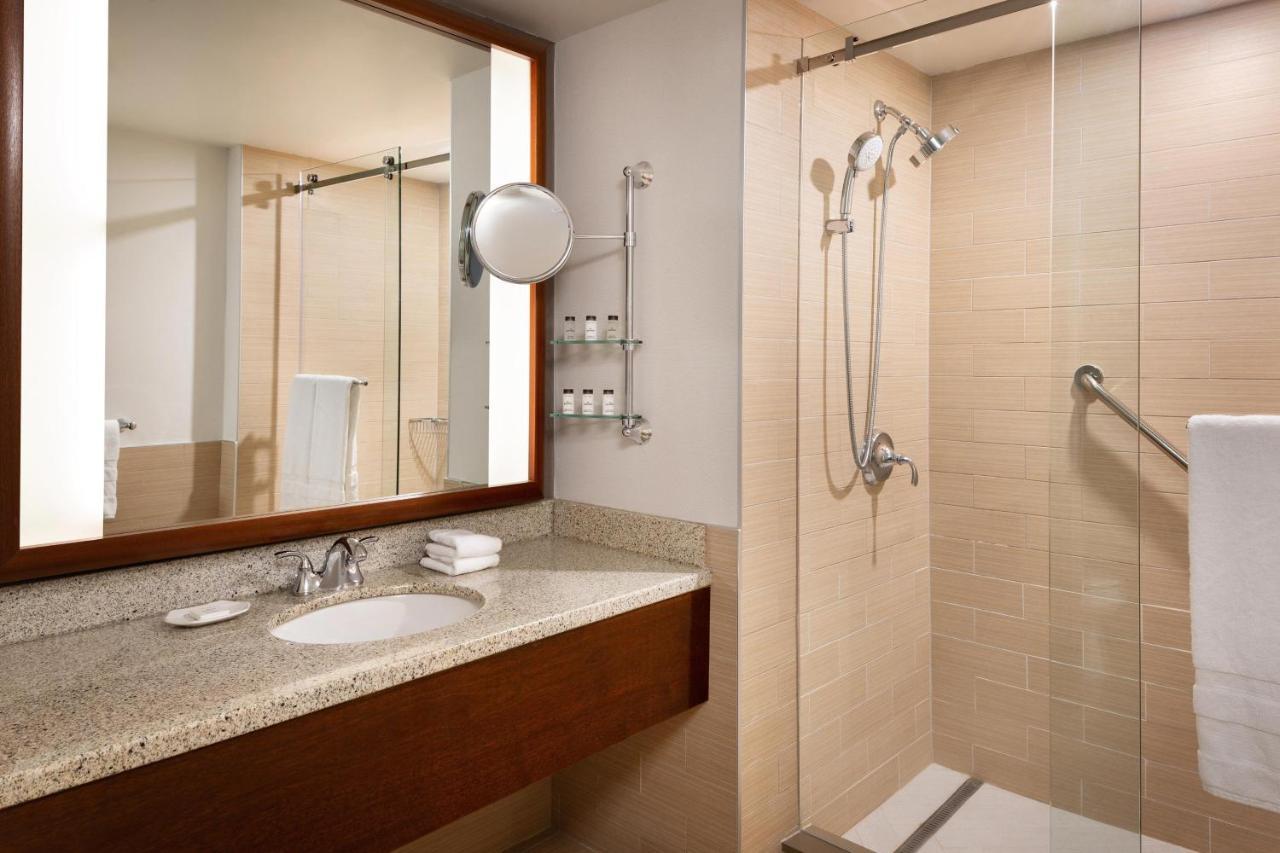 Sheraton Vancouver Airport Hotel Richmond Ngoại thất bức ảnh