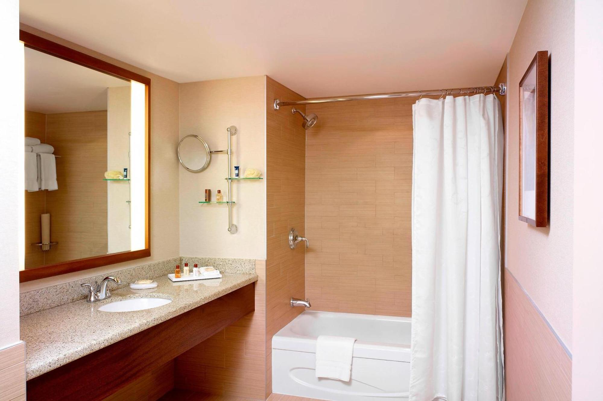 Sheraton Vancouver Airport Hotel Richmond Ngoại thất bức ảnh